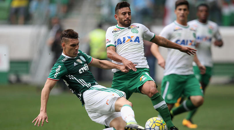 Bek Tengah Chapecoense Ditemukan Selamat Dari Kecelakaan Pesawat