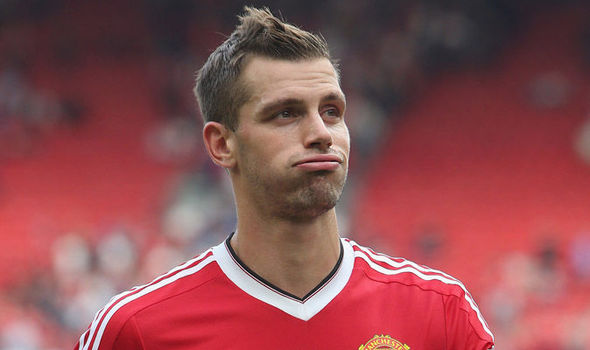 Mourinho: Menegaskan Tak Akan Melarang Jika Schneiderlin Ingin Pergi