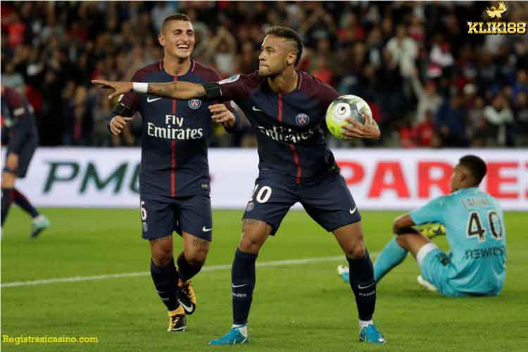 Walaupun Baru Tiba Neymar Tetap Semangat di PSG Walaupun Baru Tiba Neymar Tetap Semangat di PSG