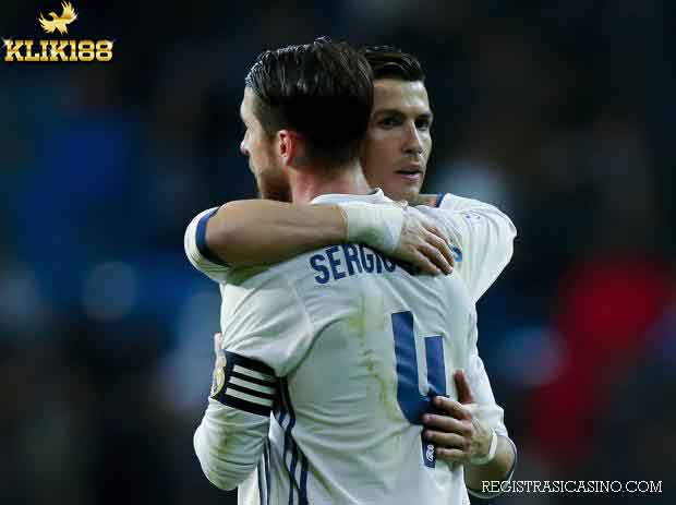Ramos Menyebut Wasit di Liga Inggris Lebih Profesional Ramos Menyebut Wasit di Liga Inggris Lebih Profesional